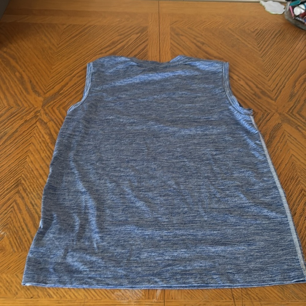 Amazon essentials tank - Picture 3 of 3